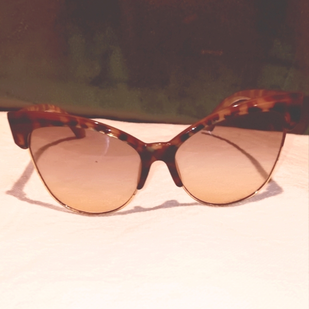 Tortoise Shell Sunglasses - Picture 2 of 4